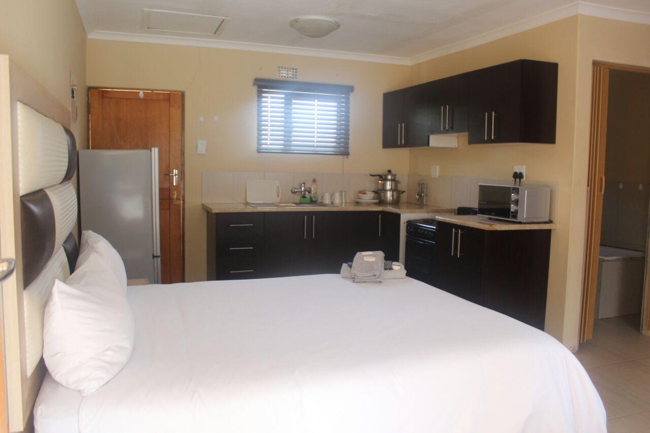 Mbopha Guest House Ulundi Экстерьер фото